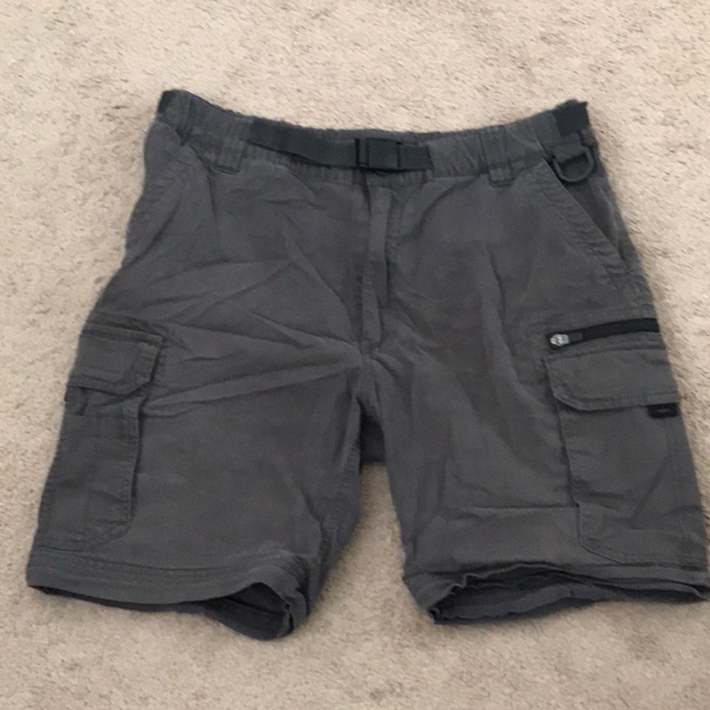CONVERTIBLE CARGO PANT! CONVERTS TO SHORTS!